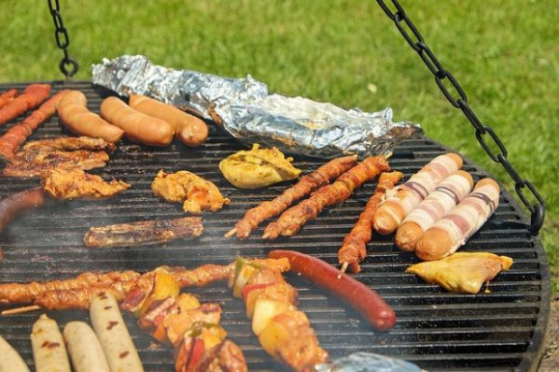 fot. za pixabay.com.pl Biedronka i Lidl walczą o konsumentów w sezonie grillowym