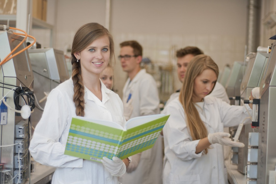 Studenci /fot. UPW Wydział Nauk o Żywności Uniwersytetu Przyrodniczego we Wrocławiu obchodzi swoje 40-lecie