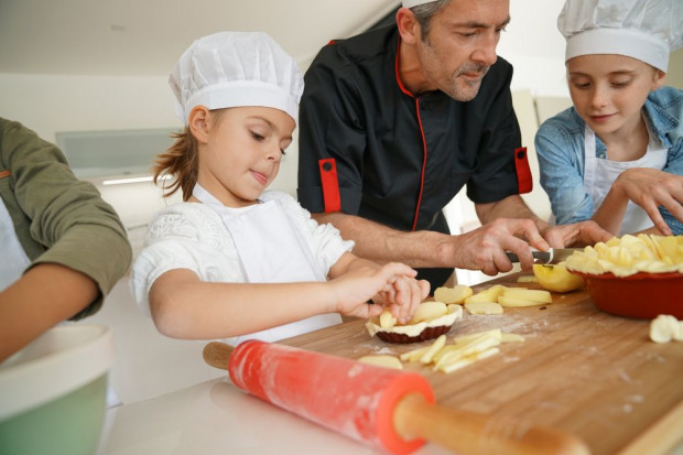 fot. shutterstock.com Marki spożywcze w szkołach. Jak reforma szkolnictwa wpłynie na programy edukacyjne o żywieniu?