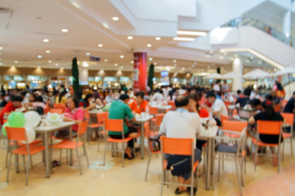 fot. shutterstock Będzie coraz więcej gastronomii w centrach handlowych