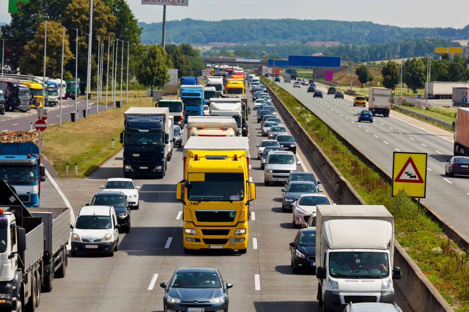 Fot. shutterstock Transport: Minister infrastruktury zatwierdził 15 inwestycji drogowych
