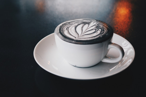 fot. shutterstock Matte Black Latte i Charcoallatte hitami Instagrama