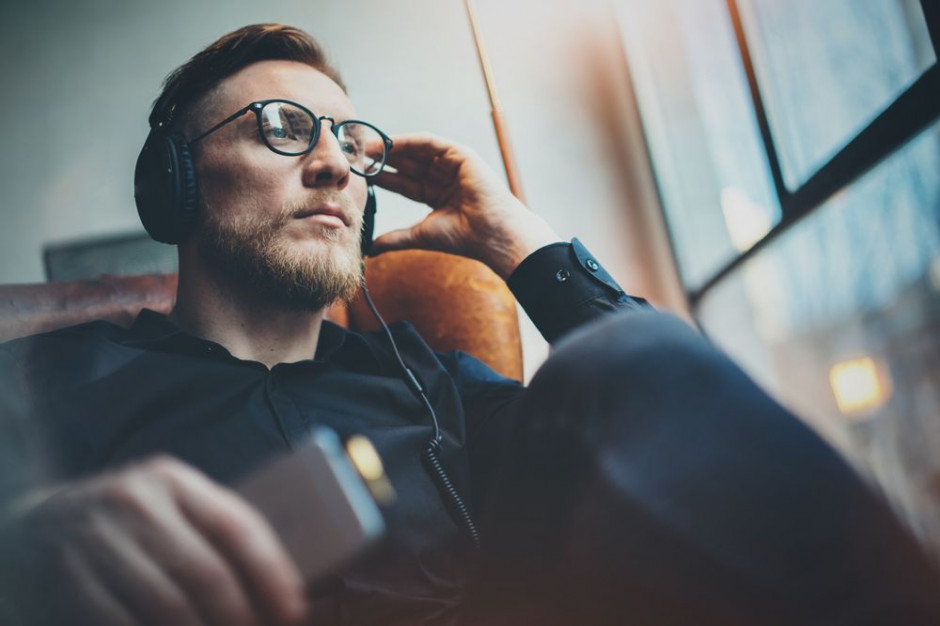 fot. shutterstock.com LinkedIn i Spotify wspólnie tworzą ranking muzyki słuchanej podczas pracy