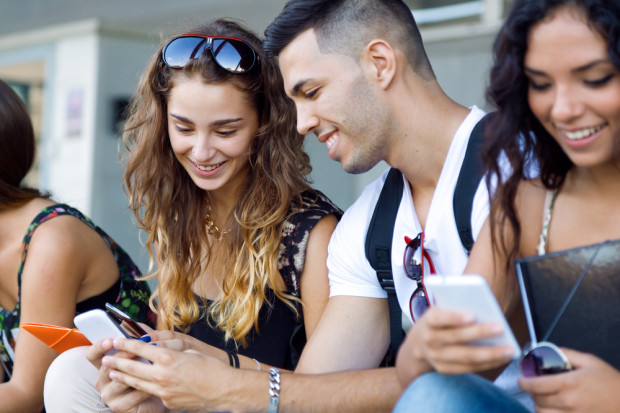 fot. shutterstock Millenialsi lubią format wideo i chętnie udostępniają dane reklamodawcom