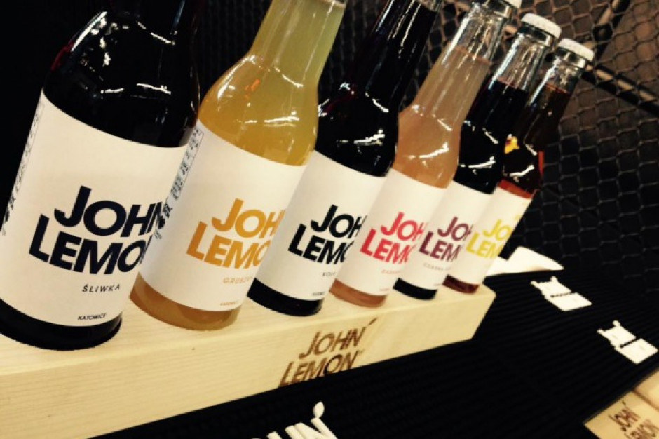 fot. za facebook.com/john.lemon.polska Przedsiębiorstwo produkujące napoje John Lemon zmienia nazwę firmy i napojów