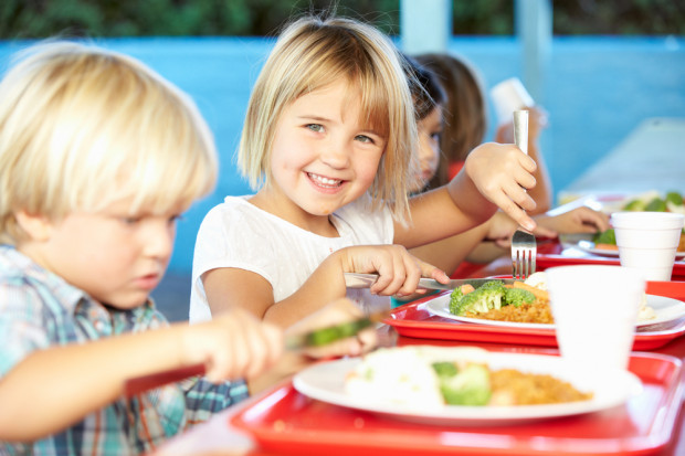 fot. shutterstock NIK skontrolował żywienie dzieci w szkołach (raport)