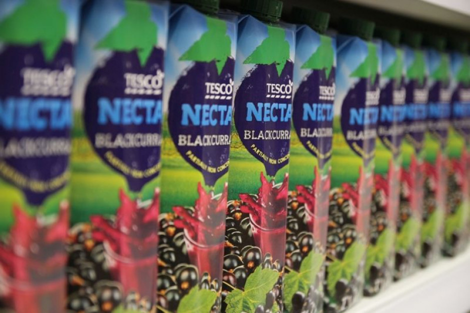 Fot. shutterstock Tesco obniżyło zawartość cukru w napojach marki własnej