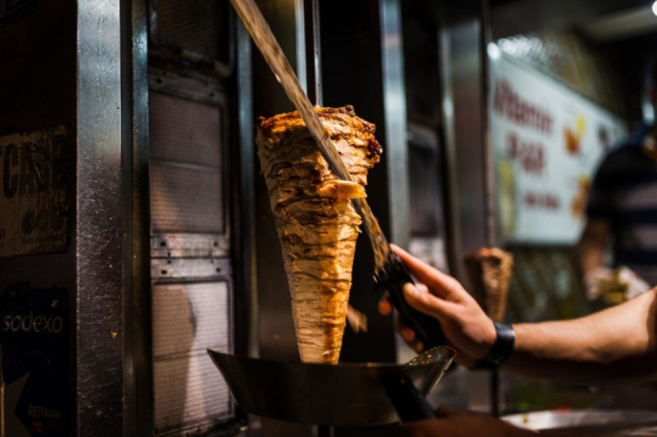 fot. shutterstock Kebab najchętniej wybieranym posiłkiem na mieście (raport)