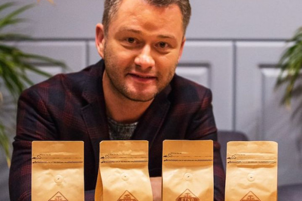 fot. materiały prasowe Jarosław Kuźniar promuje kawy Etno Cafe