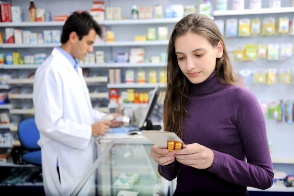 fot. shutterstock.com Apteki: Rekomendacja farmaceuty generuje od 20 do ponad 40 proc. sprzedaży