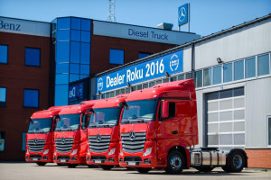 Zdjęcie numer 3 - galeria: Firma Sokołów-Logistyka Sp. z o.o. z nowymi ciągnikami siodłowymi marki Mercedes -Benz Actros 1842LS  