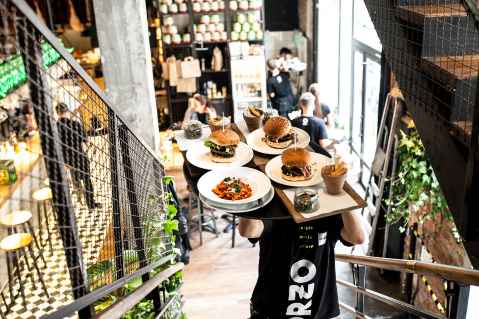 fot. materiały prasowe Orzo następca Aioli na Placu Konstytucji – wywiad z współwłaścicielami nowej restauracji