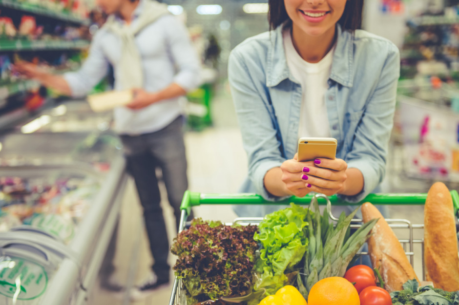 Fot. shutterstock Badanie: Konsumenci oczekują większych inwestycji branży retail w technologie