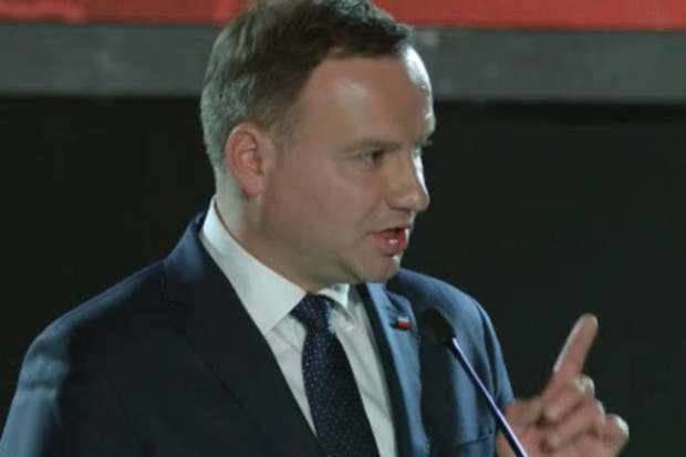 Andrzej Duda, fot. PTWP Prezydent apeluje o podwyżki płac dla kobiet, które mogą odejść z pracy z powodu 500 plus