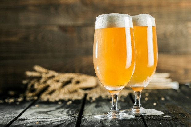 fot. Shutterstock Produkcja piwa spadła w październiku wobec września, ale rośnie rdr