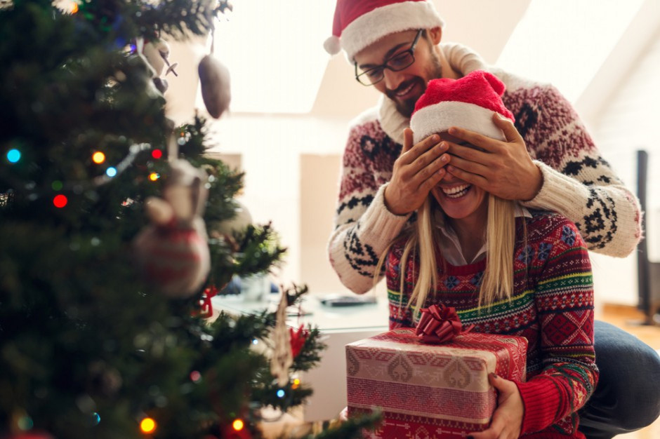 fot. shutterstock Przeterminowane produkty spożywcze na liście nietrafionych prezentów świątecznych