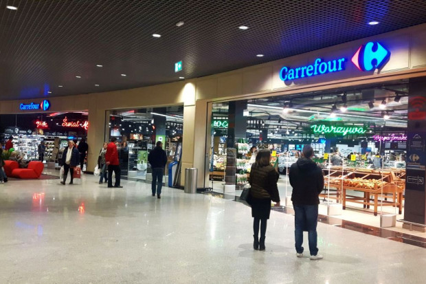 Hipermarket Carrefour w CH Promenada w Warszawie. Fot. portalspozywczy.pl Carrefour PRO: Interaktywne ekrany, Scan&Go, m-commerce i strefa restauracyjna (galeria)