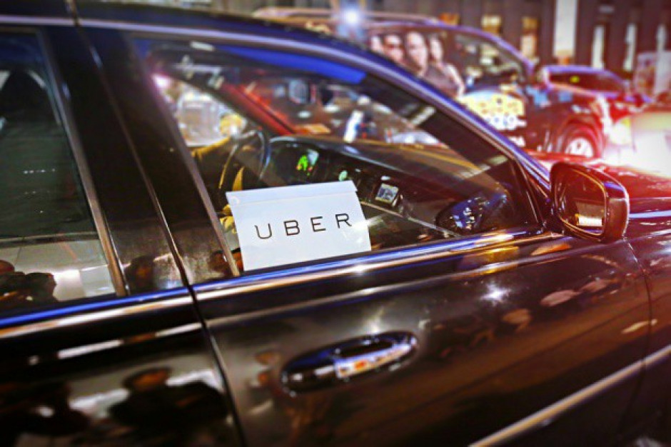 Uber wprowadza kasy fiskalne i płatność gotówką
