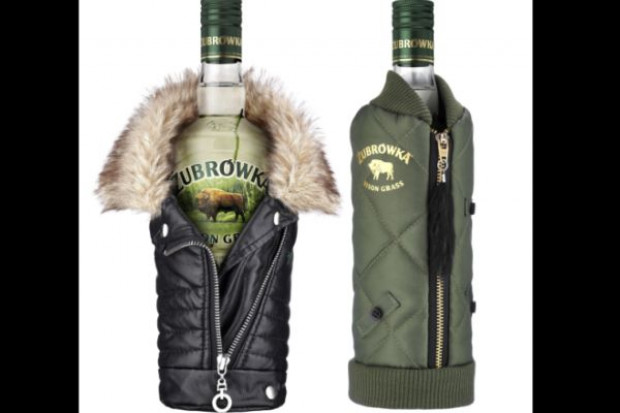 fot. CEDC CEDC z limitowaną edycją miniubranek na butelki Żubrówki Bison Grass