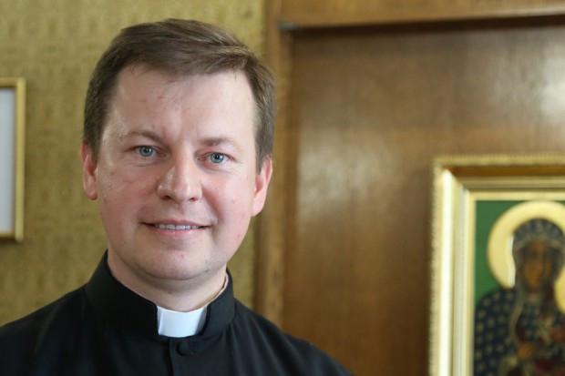 Ks. Paweł Rytel-Andrianik, fot. Episkopat.pl Rzecznik KEP przypomina o wstrzemięźliwości od pokarmów mięsnych w piątek
