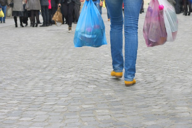 fot. shutterstock Polacy zużywają 11 miliardów foliówek rocznie