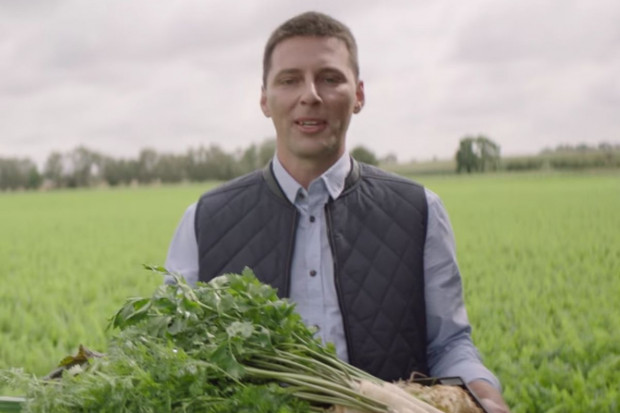 Fot.: kadr reklamy Lidl Lidl reklamuje sieć dostawcami warzyw i owoców