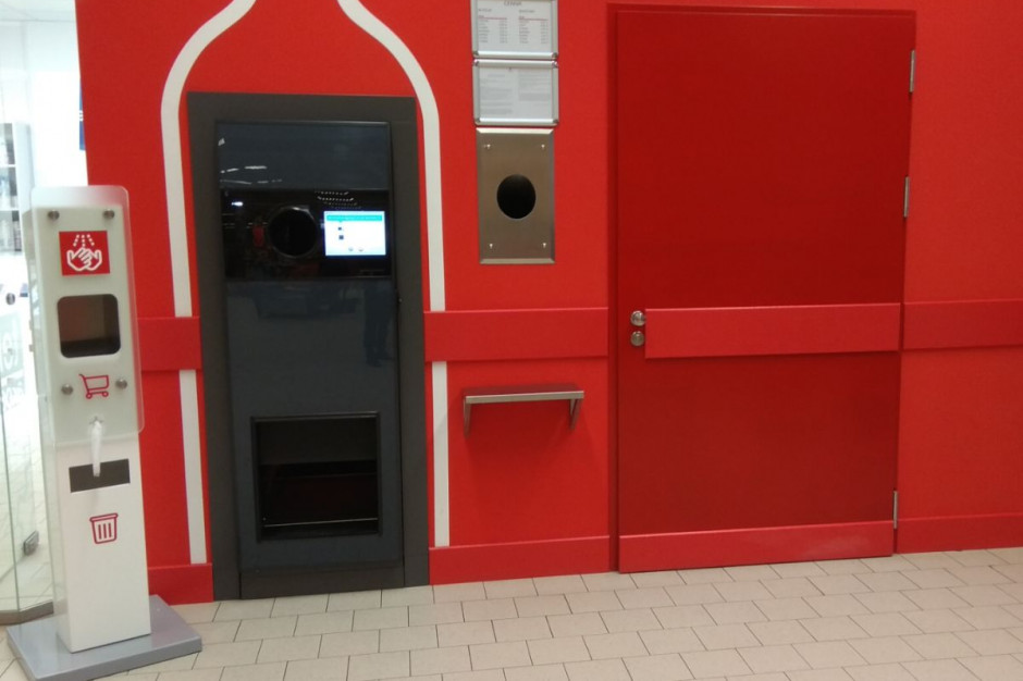 fot. materiały prasowe Kaufland udostępnił w sklepach urządzenia do dezynfekcji wózków i rąk