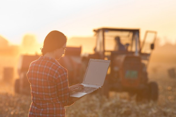fot. shutterstock Czy rolnicy będą zmuszeni do zakupu komputerów?