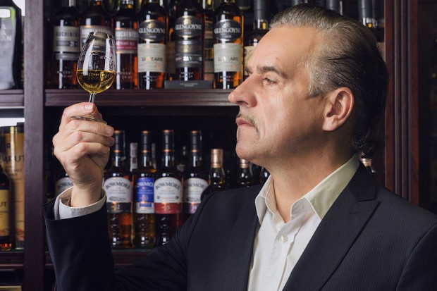 Jarosław Buss, właściciel firmy Tudor House, dystrybuującej alkohole, oraz sieci sklepów Ballantines/ fot. materiały prasowe Polacy spożywają coraz więcej whisky single malt