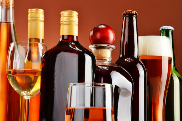 Fot. shutterstock BIG InfoMonitor: Co dziesiąta firma z branży alkoholowej nie płaci na czas