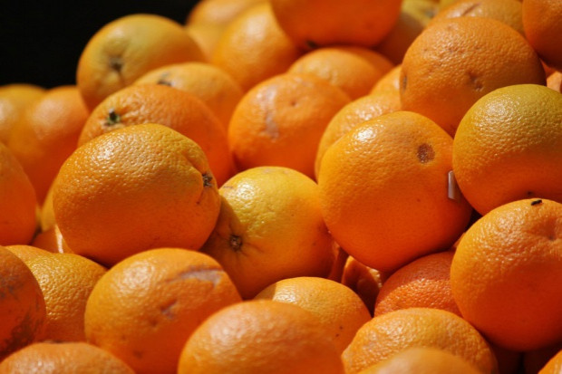 fot. shutterstock Światowe zbiory pomarańczy są niższe przez spadek produkcji soku pomarańczowego