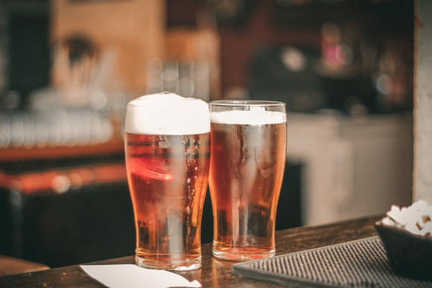 fot. pexels.com Grupa Żywiec spodziewa się ustabilizowania sprzedaży piwa. Rynek wzrośnie w ujęciu wartościowym
