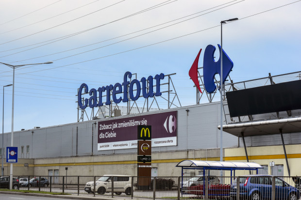 Fot. shutterstock Carrefour: Wybrane sklepy zmienią godziny otwarcia w piątki i soboty