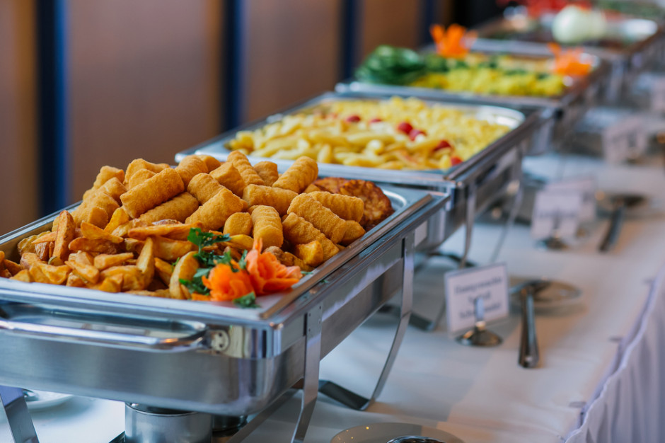 fot. shutterstock Ekspert: Nadzór nad firmami cateringowymi powinien być wzmocniony