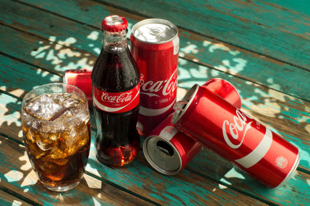 fot. shutterstock Coca-Cola wchodzi w alkohole