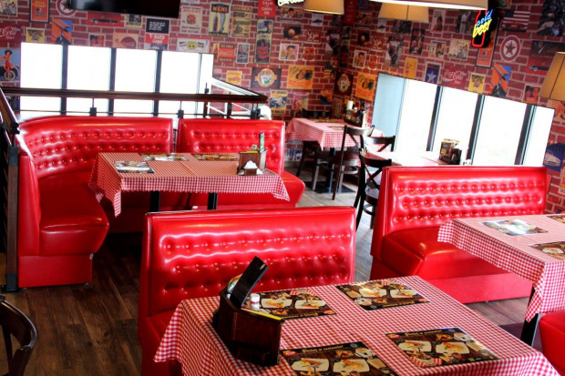 fot. materiały prasowe 7 Street - Bar & Grill z nowymi daniami w ofercie wspólnie z Kikkoman i Tabasco