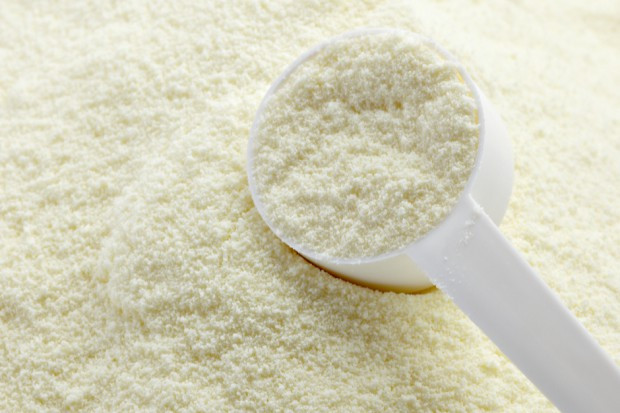 fot. shutterstock SM Rotr: Odtłuszczone mleko w proszku tak tanie, że szkodzi branży