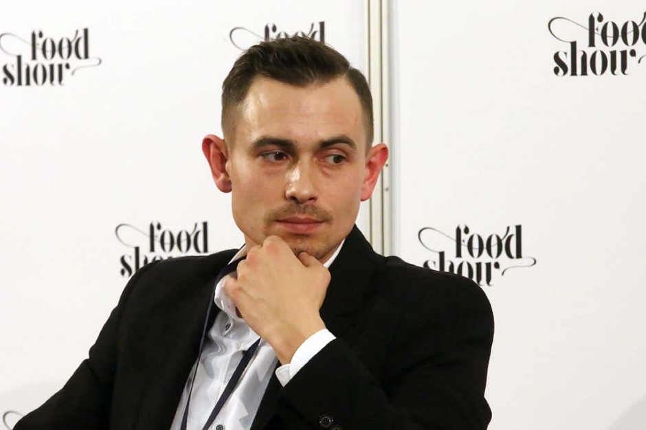 Daniel Brzeziński, kucharz i współwłaściciel cateringu dietetycznego BioBistro. Fot. PTWP Food Show 2018: Milenialsi i nie tylko oni, nie powinni bać się przyprawiać potraw