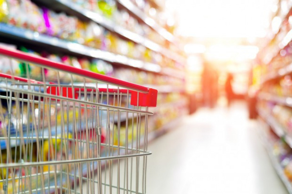 fot. Shutterstock Po buty, kurtkę i spodnie Polak chodzi do spożywczego dyskontu