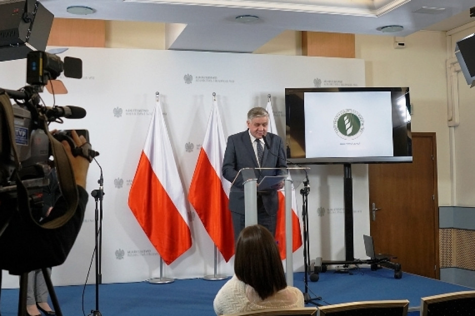 Krzysztof Jurgiel, minister rolnictwa/ fot. MRiRW Minister Jurgiel: Oferujemy kilka wariantów pomocy zadłużonym gospodarstwom rolnym