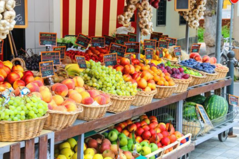 fot. shutterstock Analiza IERiGŻ: Ceny owoców w marcu 2018 r.