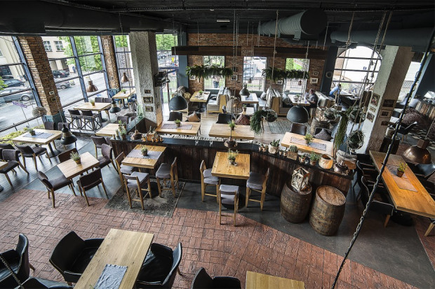 Browar Manufaktura Rzeszów fot za: PropertyNews W Rzeszowie działa największy w Polsce browar restauracyjny