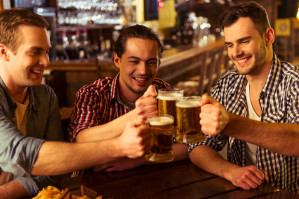 fot. shutterstock Zakaz sprzedaży alkoholu może wpłynąć na puby i pijalnie