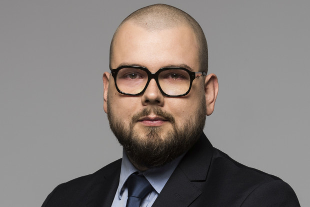 Mateusz Bąkała, Creative Director w studiu projektowania marek i produktów THIS/ fot. materiały prasowe Jaka jest rola wyglądu opakowania innowacyjnych produktów z branży FMCG?