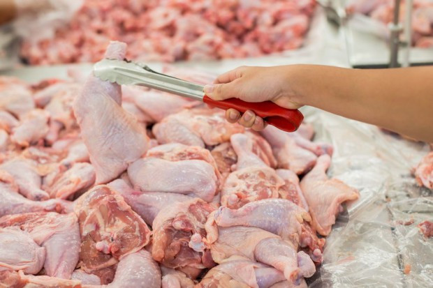 fot. shutterstock UE przedłuży zakaz importu drobiu z brazylijskich zakładów BRF
