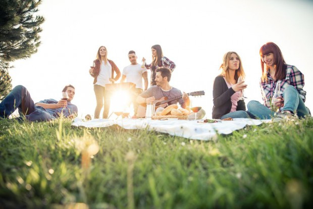 fot. shutterstock Wraz z temperaturą rośnie sprzedaż piwa, mięsa i lodów