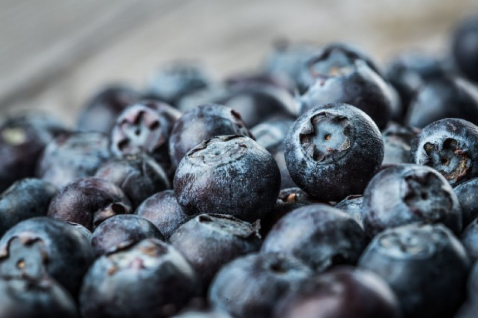 fot. shutterstock Konsumenci chcą wiedzieć jak rosną owoce i kto je produkuje (wideo)