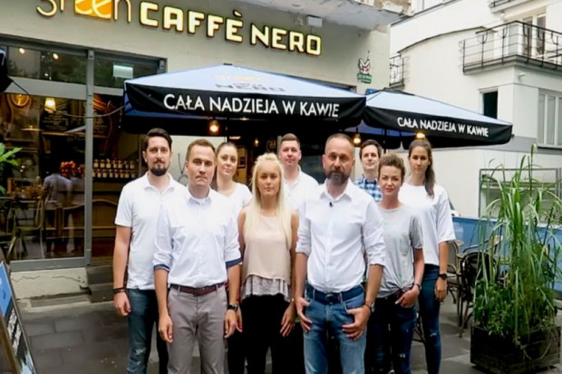 fot. kadr z filmu na Facebooku Green Caffè Nero w social media dziękuje gościom za wsparcie