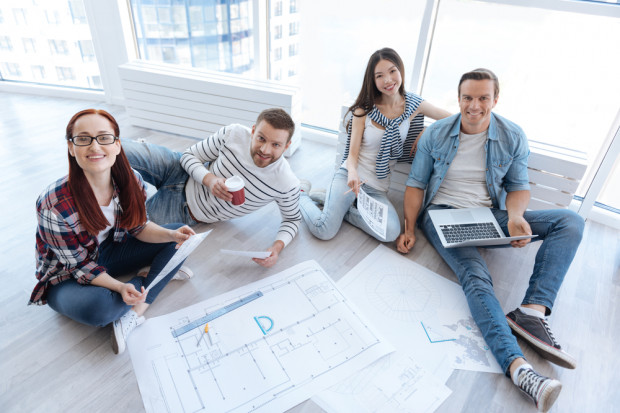 fot. shutterstock Pokolenie Y i millenialsi coraz mniej przywiązani do pracodawcy
