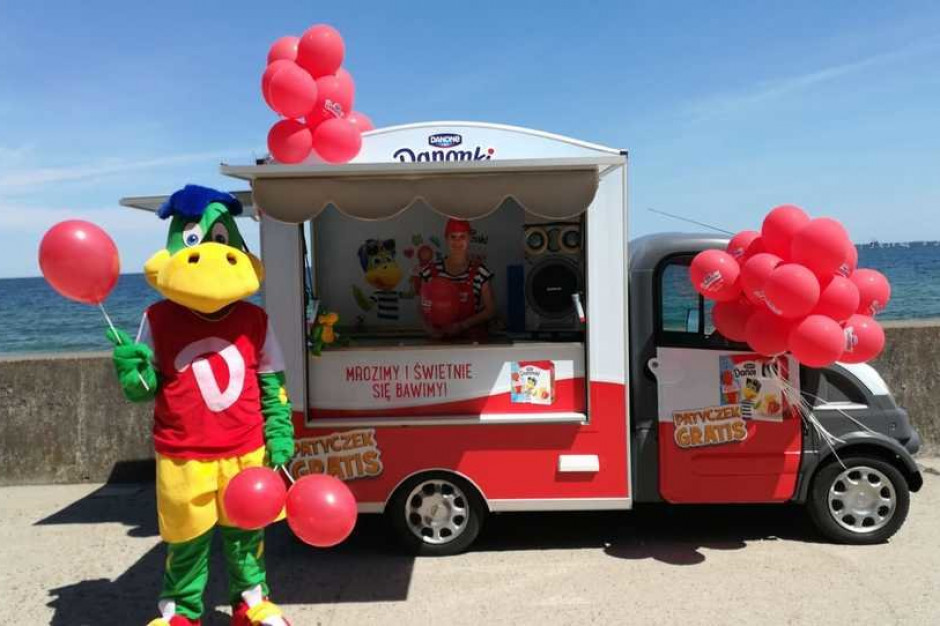 fot. mat. pras. Kolorowy food truck krąży po Wybrzeżu – w środku czekają mrożone Danonki